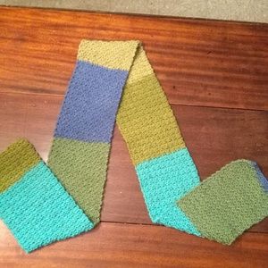 Blueberry Kiwi crochet scarf
